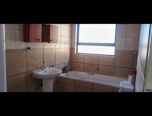 2 BEDROOM APARTMENT TO LET IN REYNO RIDGE